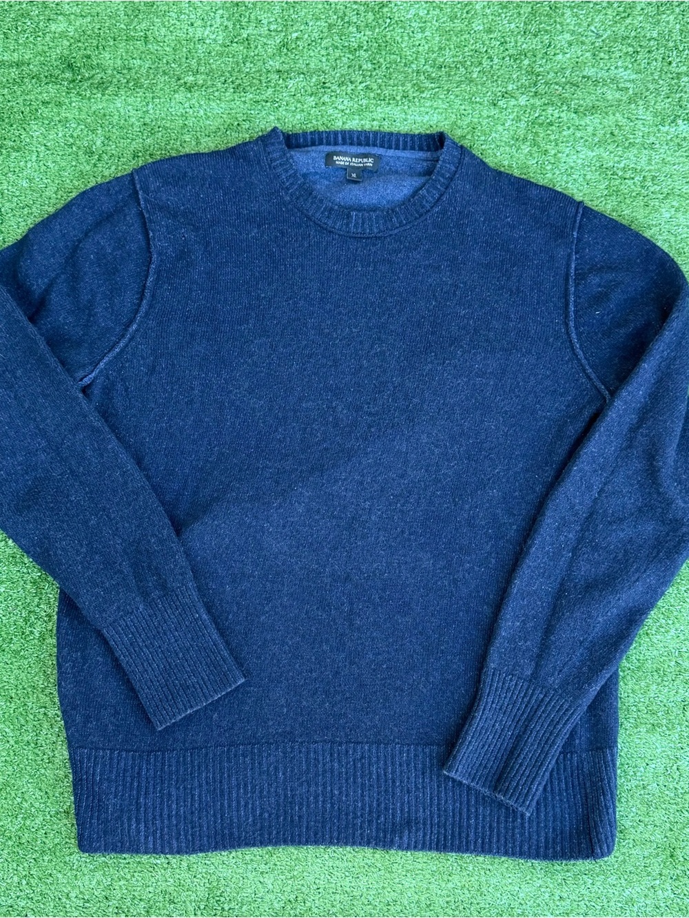 Banana Republic Men's Crewneck Sweater in Dark Navy